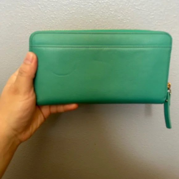 Kate Spade Wallet - Picture 2 of 7